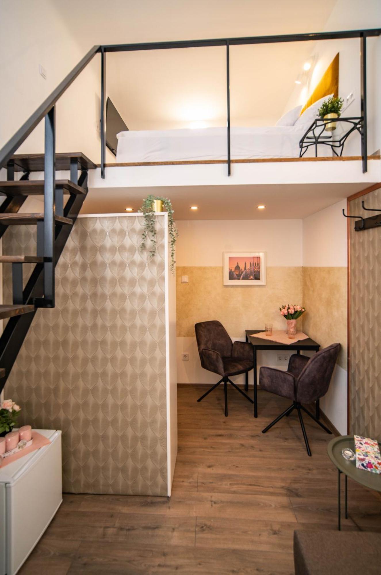 Free Parking -corvin Palace Residence-3bdrm,6ppl,wifi,ac Apartman *